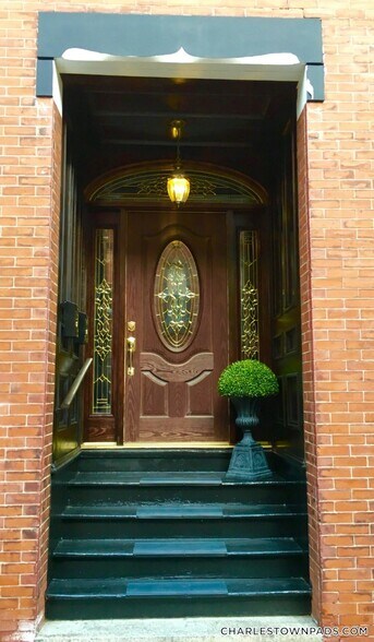 Building Photo - 53 Baldwin St