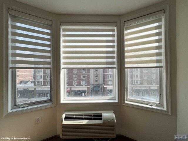 Building Photo - 3303 City