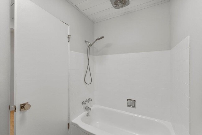 Building Photo - 729 Stendhal Ln