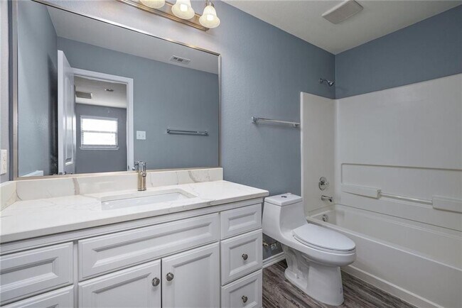 Building Photo - 9104 Edmundsbury Dr