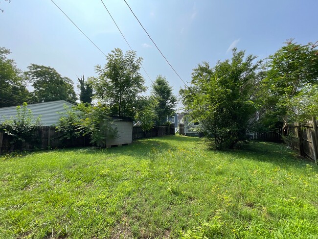 Building Photo - 1100 Goddin St