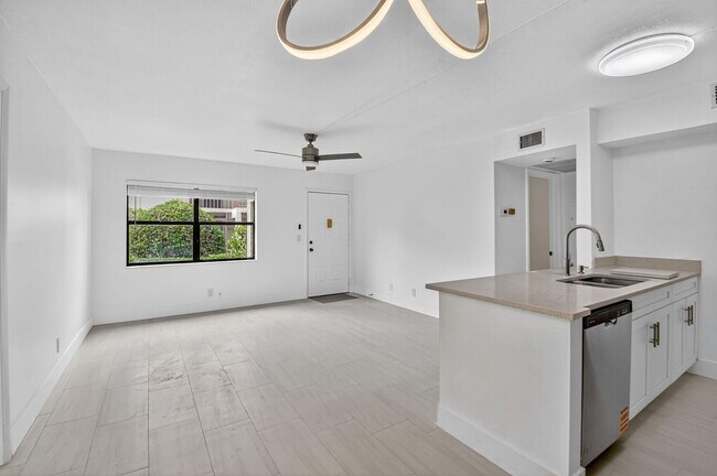 Building Photo - 7262 Golf Colony Ct