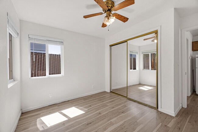 Building Photo - 4067 Vineyard Ave
