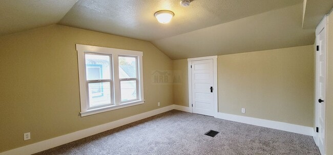 Building Photo - Rare opportunity to live in a stunning 5 B...
