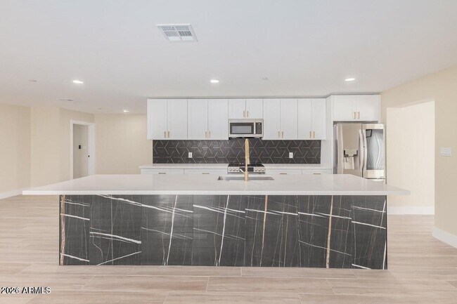 Building Photo - 2220 N 66th St