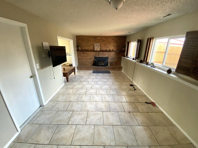 Building Photo - 6526 Charter Dr