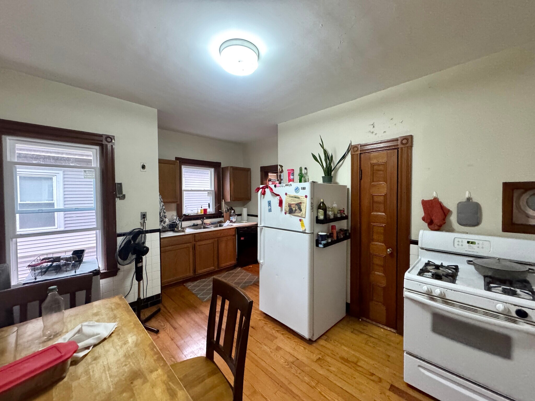 Building Photo - 195 College Ave