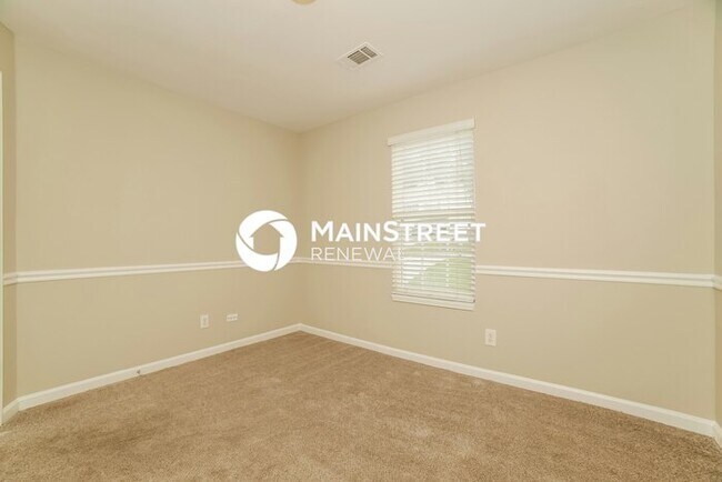 Building Photo - 3 Bedroom Pet-Friendly Home in Flowery Branch, GA with Main Street Renewal