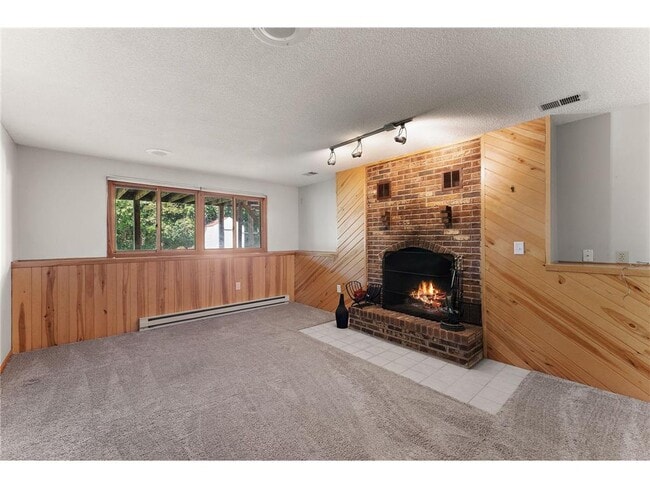 Building Photo - 783 Hiawatha Ave