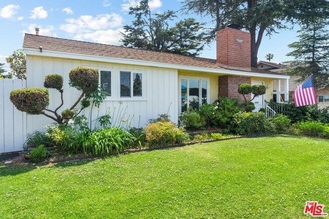 Building Photo - 4105 Irving Pl