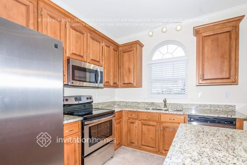 Building Photo - 16908 Glassfield Dr