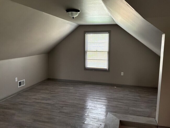 Building Photo - Charming & Comfortable 3-Bedroom Home in Capitol Heights!