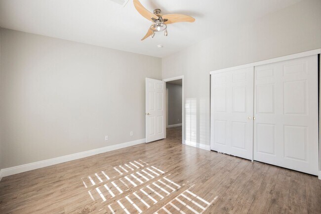 Building Photo - Gorgeous 1 Story Home in Gated Community