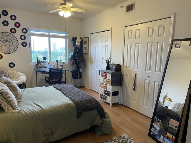 Building Photo - 3500 Coral Wy