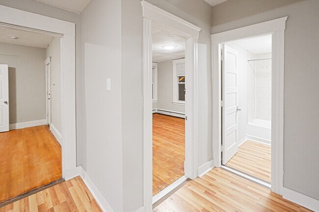 Building Photo - 15 Mendon St