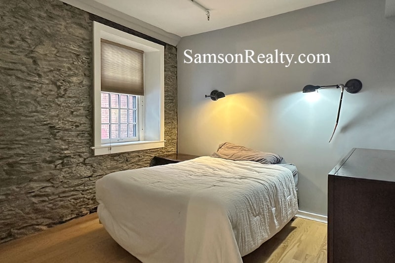 Building Photo - 65 Weybosset St