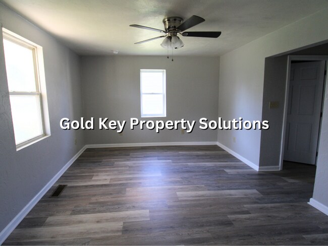 Building Photo - 2-Story 3 BR 1 BA House with Dining Room SECTION 8 APPROVED