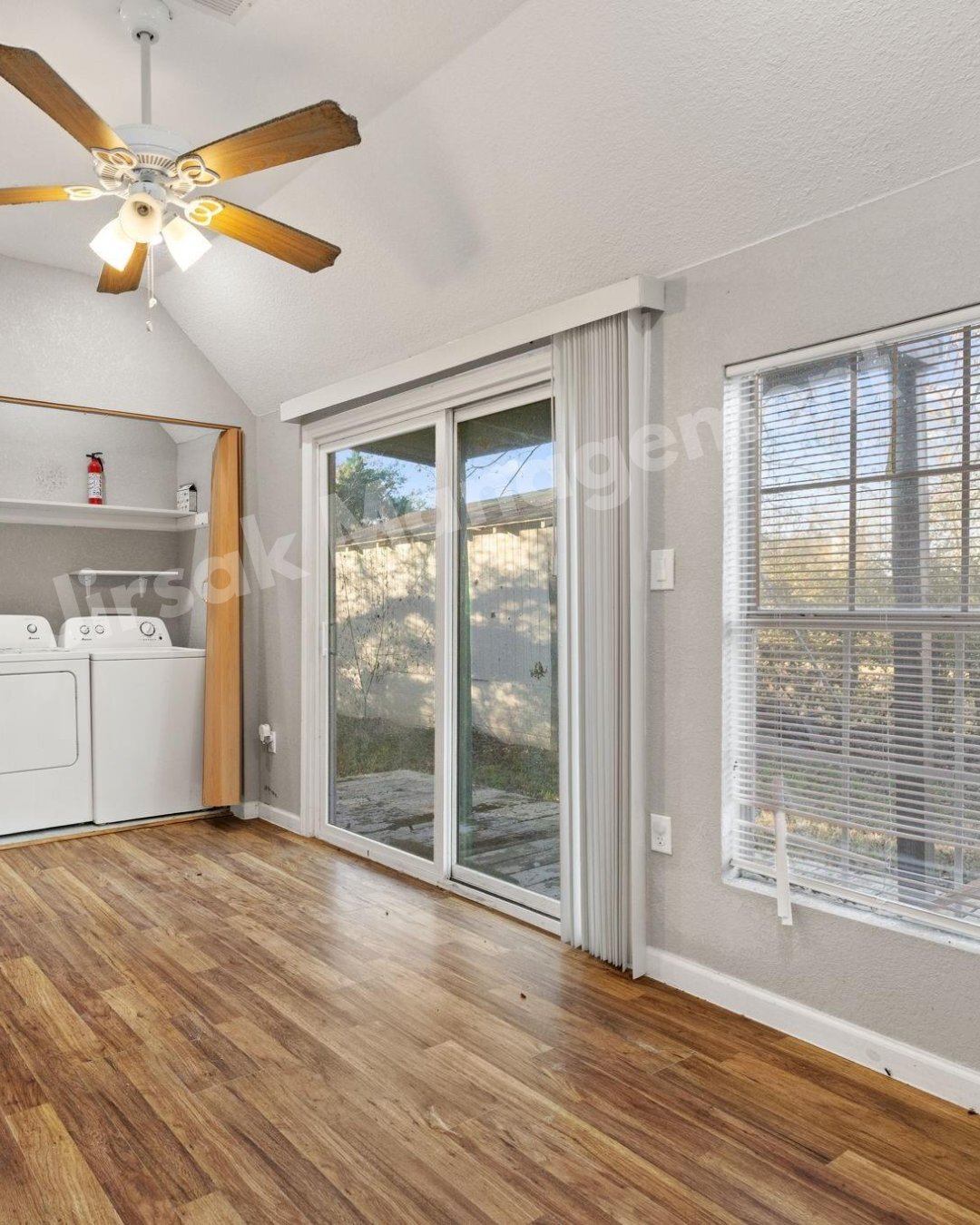 Building Photo - 202 S Dunbar Ln