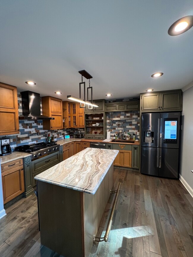 Building Photo - 1810 Cherokee Bluff Dr