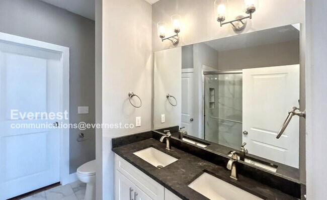 Building Photo - 50% Off First Month Rent! Spacious 4-Bedroom Home with Modern Amenities / Pet-Friendly / Availabl...