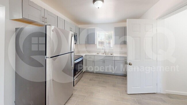 Building Photo - 207 W Ohio St