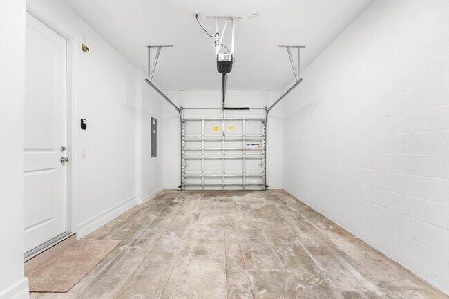 Building Photo - 4315 Efendi Dr