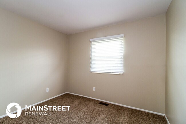 Building Photo - 1880 Queensrowe Pl