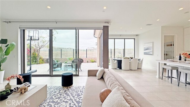 Building Photo - 236 Oceano