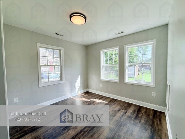 Building Photo - Modern 2-Bedroom Home with Screened Porch ...