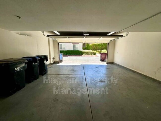 Building Photo - 33620 Willow Haven Ln