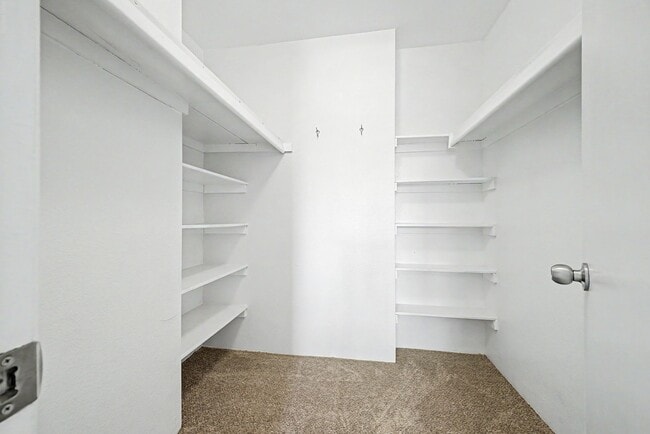 Building Photo - 5995 N 78th St