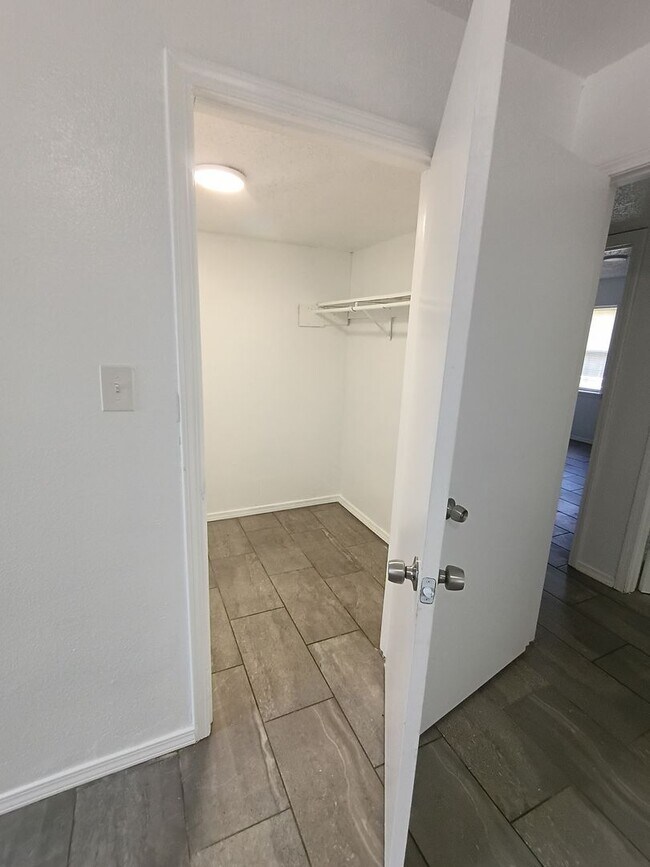 Building Photo - 3 Bedroom, 1.5 Bath Apartment for Rent – Waldron, AR