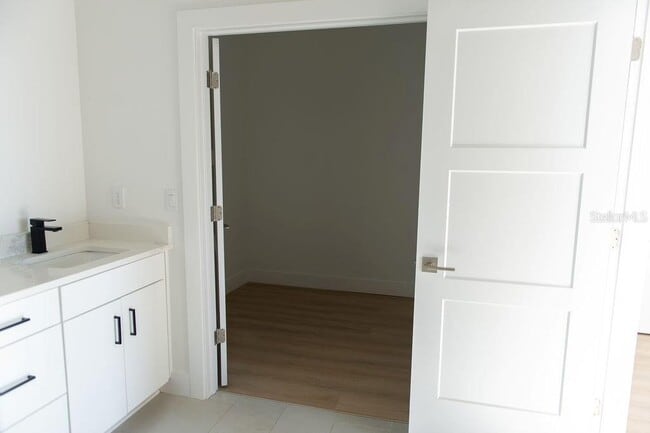 Building Photo - 3826 Pompano Dr SE