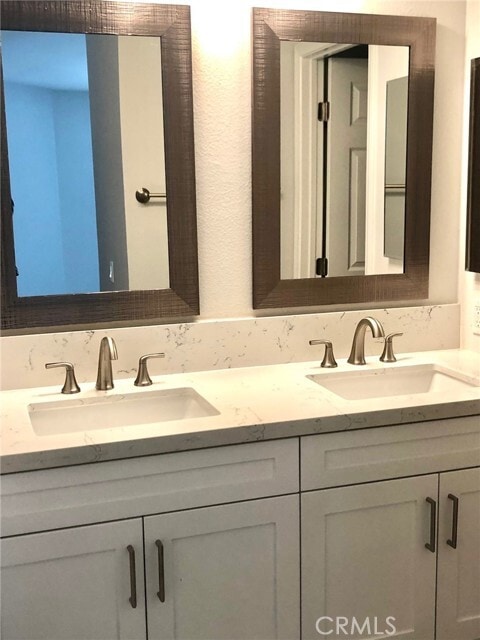 Building Photo - 11 Briarglen