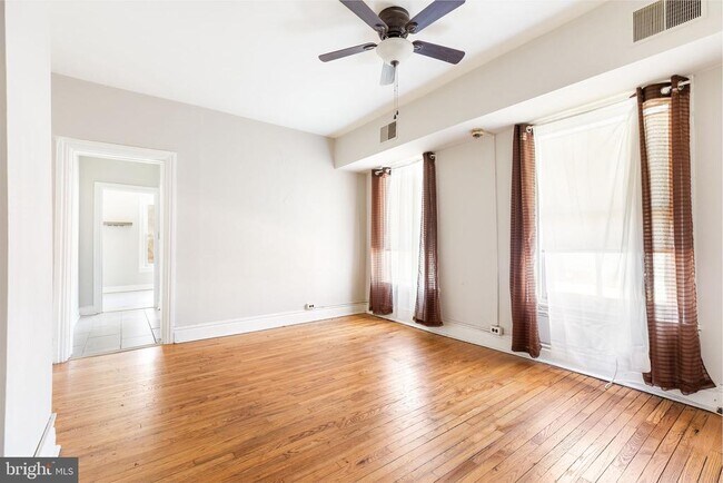 Building Photo - 1412 Delaware Ave