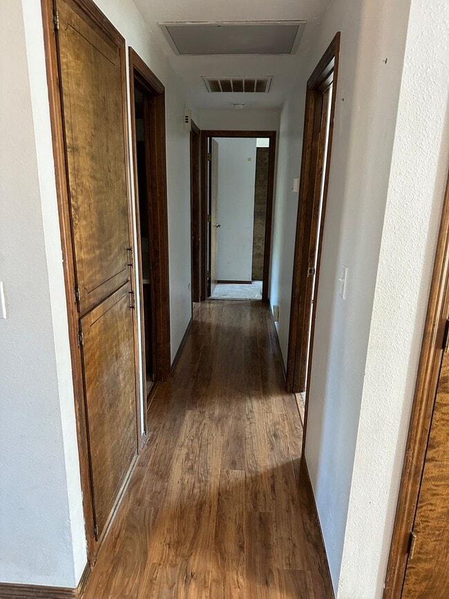 Building Photo - 3-bedroom 2 bath House