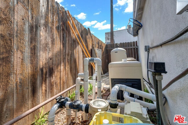 Building Photo - 152 S Kilkea Dr