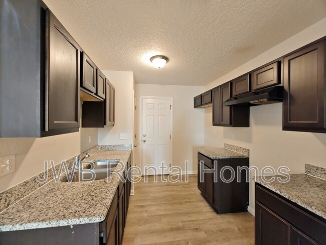 Building Photo - 8606 Eaton Ave