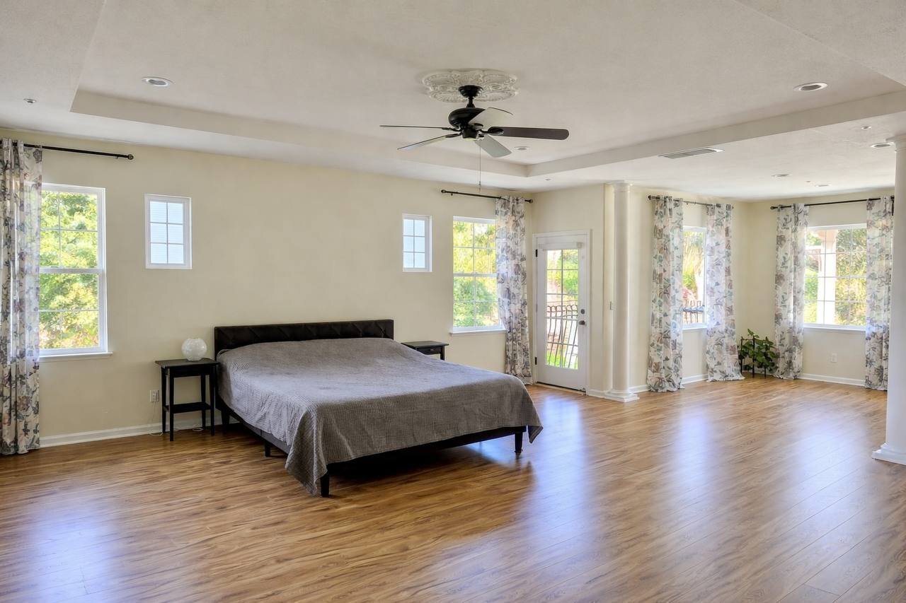 Building Photo - 333 Foothill Dr