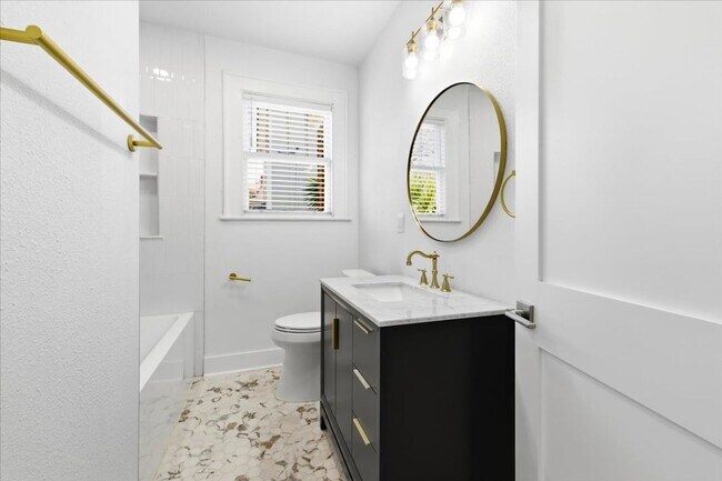 Building Photo - Move-In Ready 3BR/1.5BA Home with Private Backyard