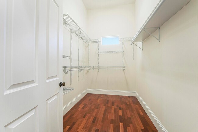 Building Photo - 11985 Carnegie Pl