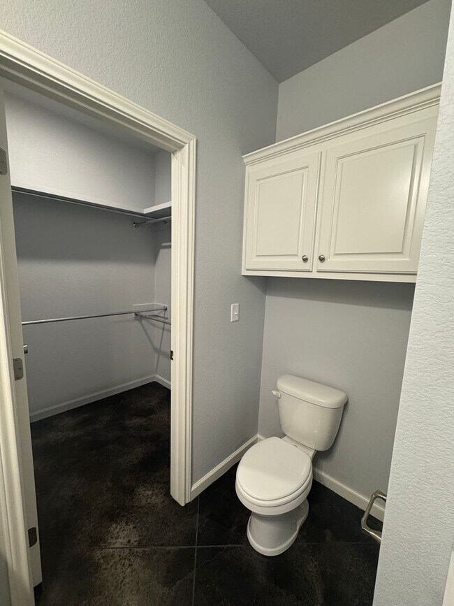 Building Photo - New built located in Beacon Pointe area!!!...