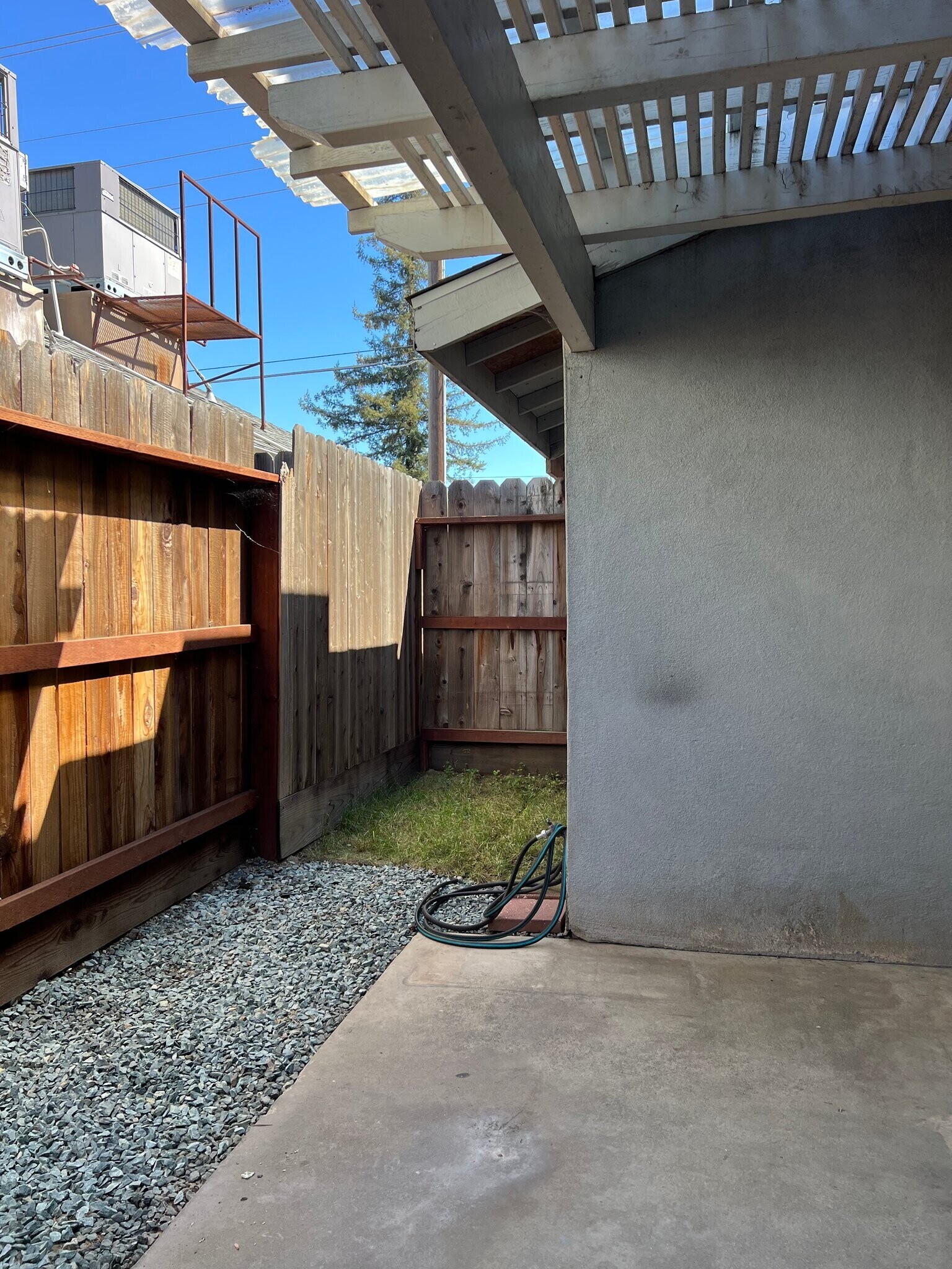 Building Photo - 1321 Claus Rd