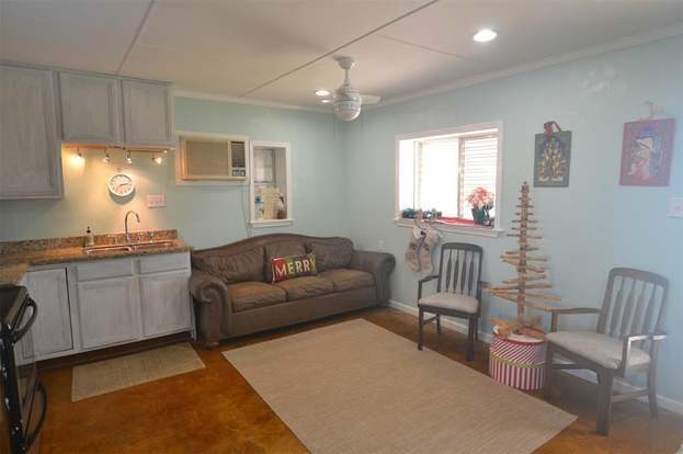 Building Photo - 4207 San Jacinto Dr