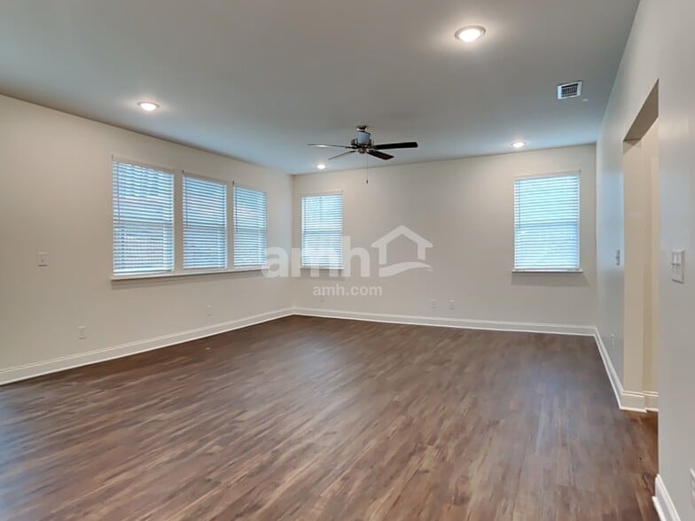 Building Photo - 5292 Blue Mountain Dr