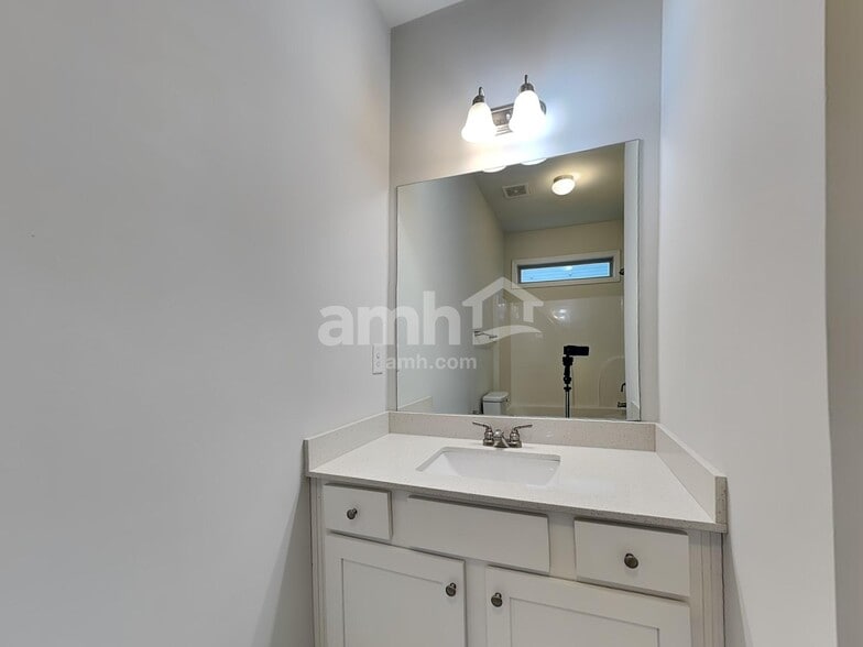 Building Photo - 1279 Victoria Walk Ln