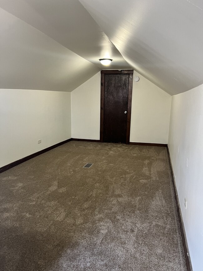 Building Photo - 43 N Lewis Ave