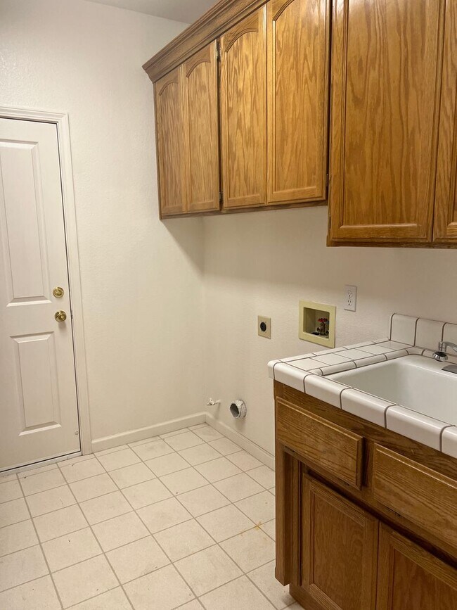 Building Photo - Single Story on Private Court in Gated Hillsborough, Granite Bay, CA