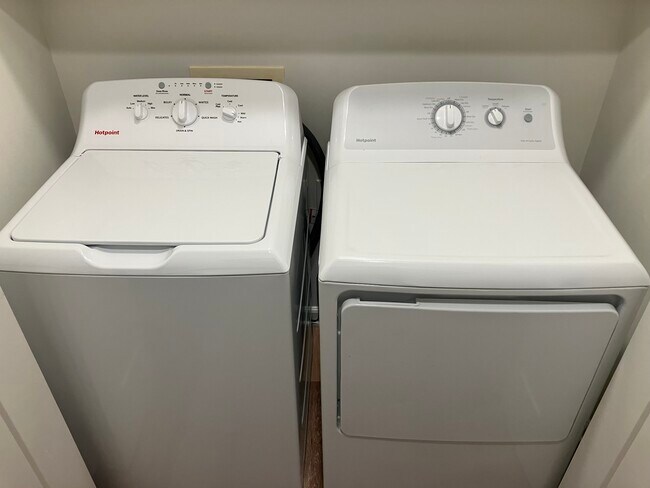 Building Photo - 9 Wabash Cove