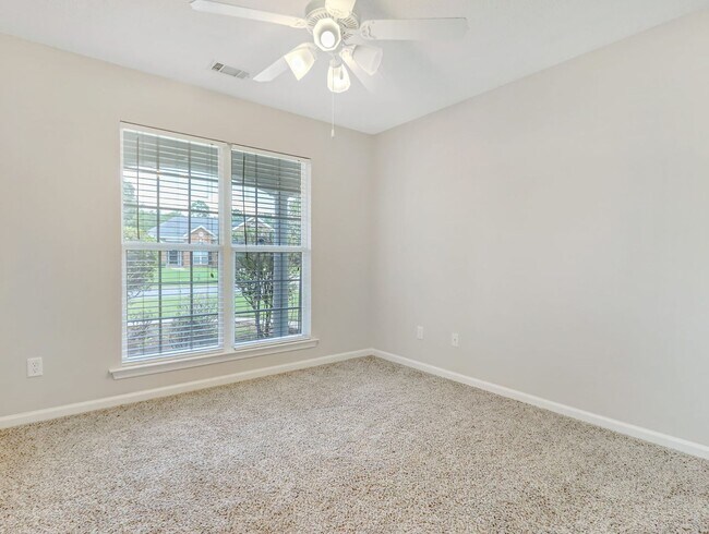 Building Photo - 4 Bed/2 Bathroom Home in Richmond Place